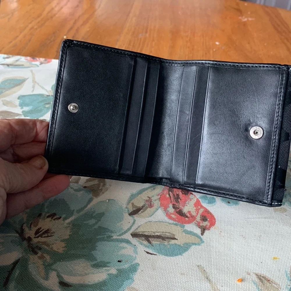 Coach Signature Trifold Canvas/leather Wallet